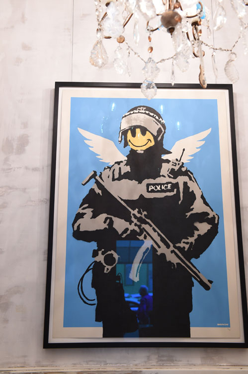 Flying Cooper -Banksy Ausstellung Galerie Kronsbein